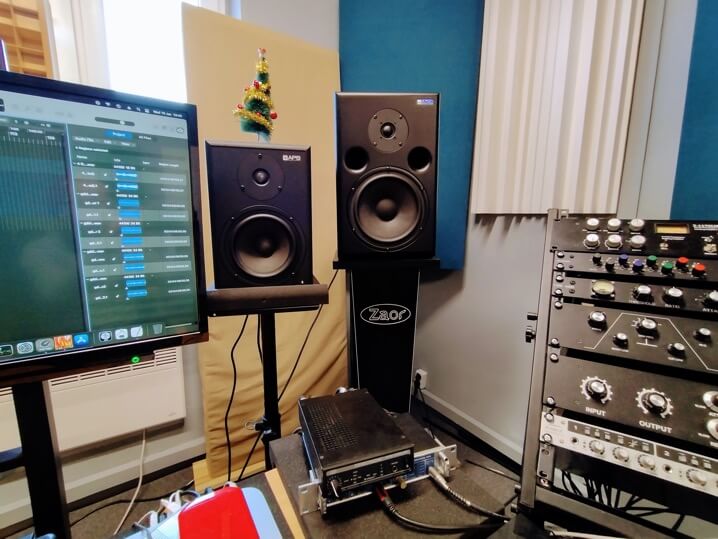Domowe studio nagrań - prawda o monitorach odsłuchowych